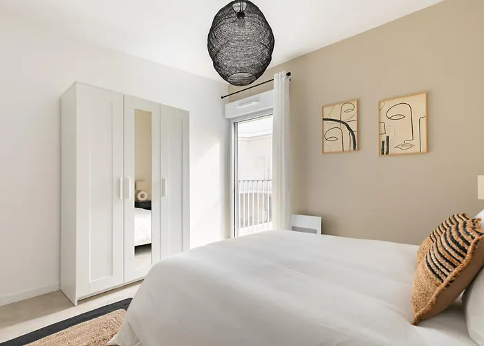 Jolie Maison Lumineuse De Style Industriel